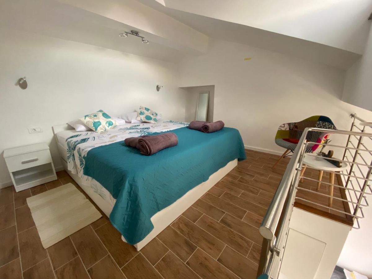 Apartmani Begic 1 I 2 Barbat na Rabu Zewnętrze zdjęcie